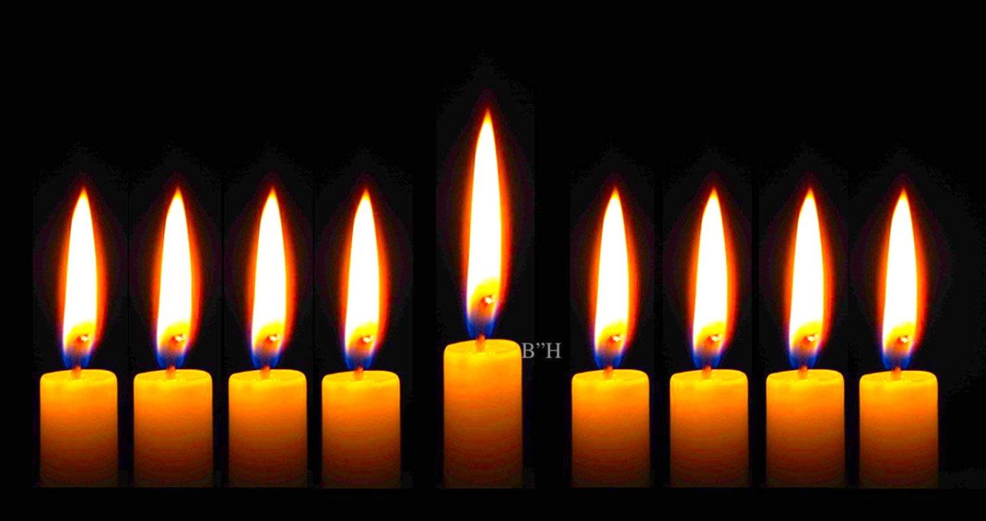 Chanukah menorah 8 lit candles